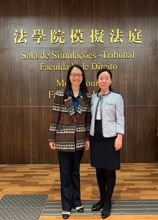 1126下午法學院合照01